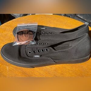 Vans Men's Black Lo Pro Sneakers with Brown Laces